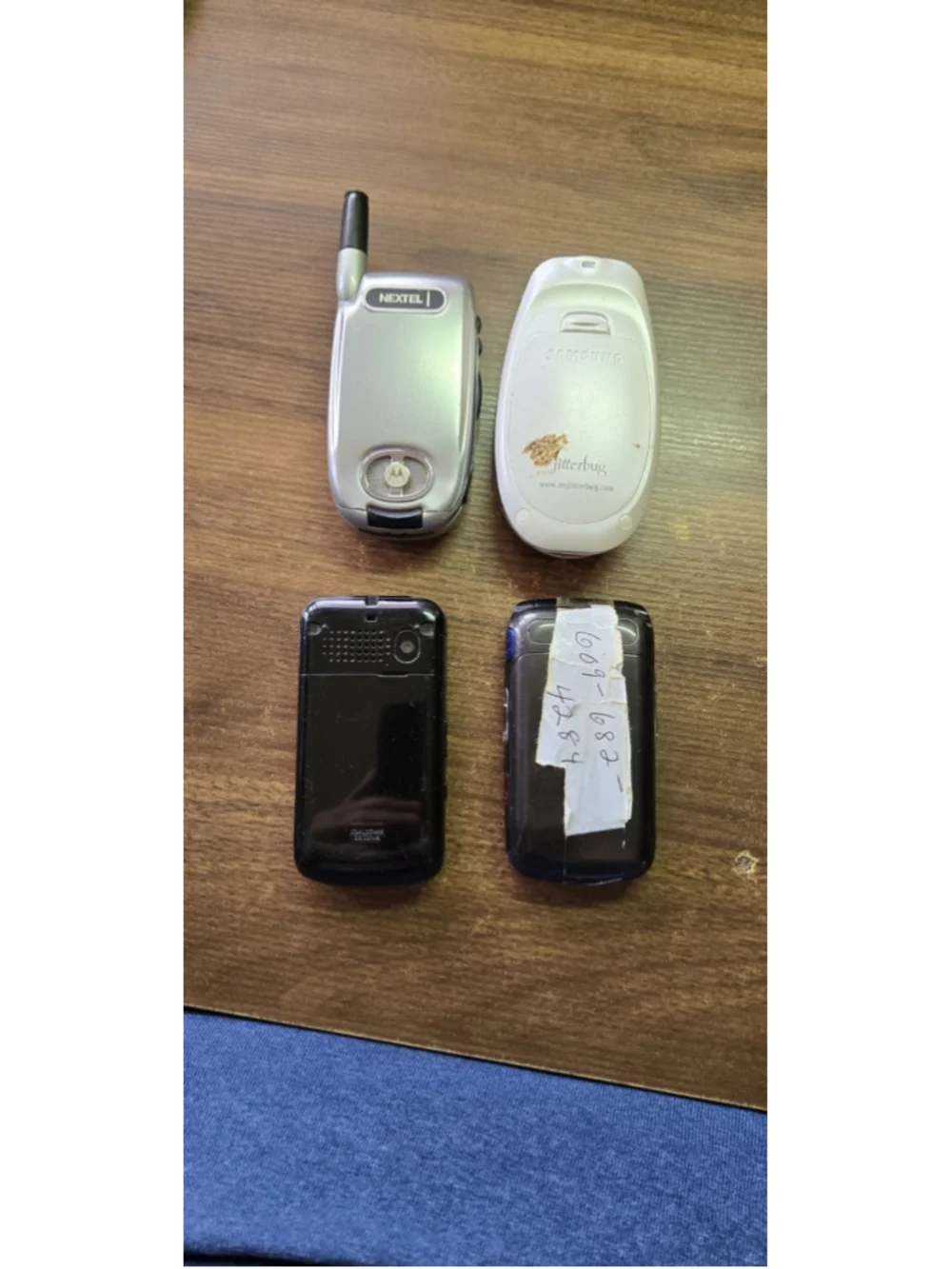Vintage Lot of 4 Different Old Flip Cellphones Samsung, Sanyo, Motorola